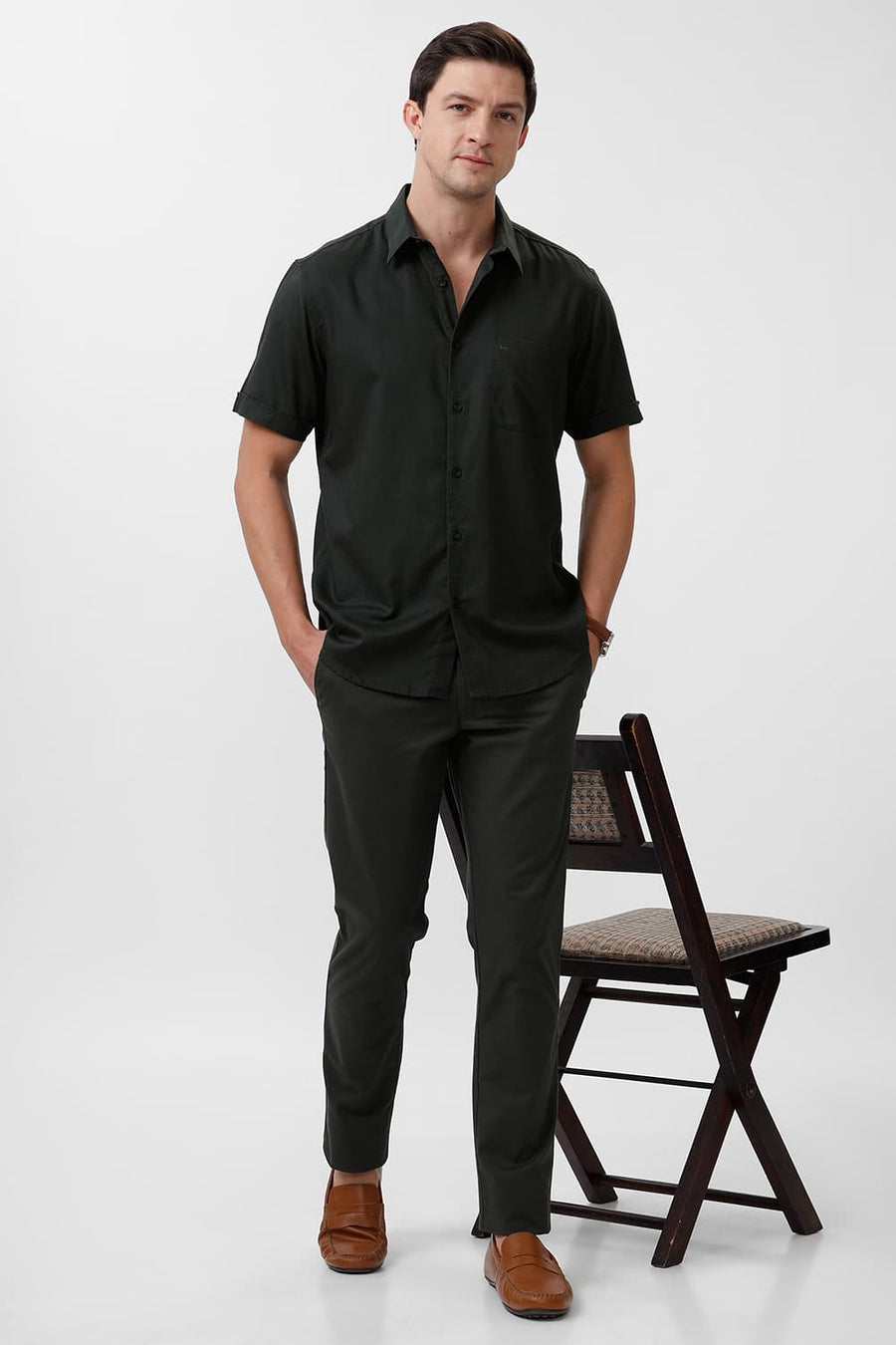 BASICS SLIM FIT MOUNTAIN GREEN COTTON SLUB TWILL HALFSLEEVES SHIRT