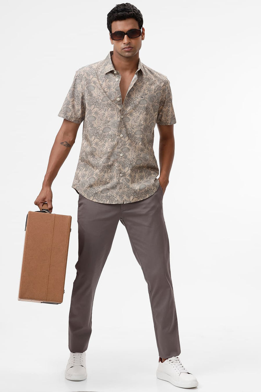 BASICS SLIM FIT TRAVERTINE BROWN COTTON POPLIN PRINTED HALFSLEEVES SHIRT