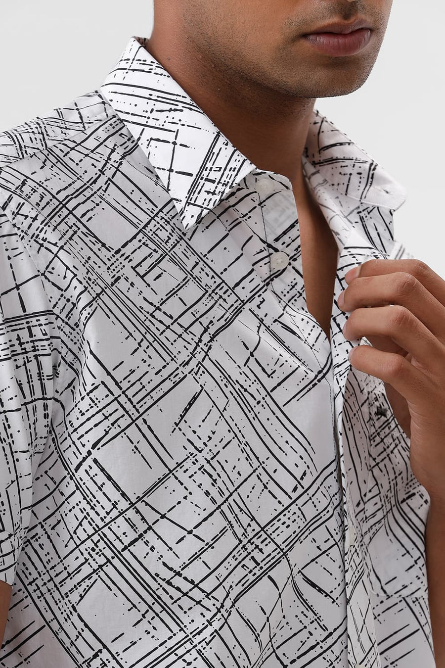 BASICS SLIM FIT WHITE CLOUD COTTON POPLIN PRINTED HALFSLEEVES SHIRT