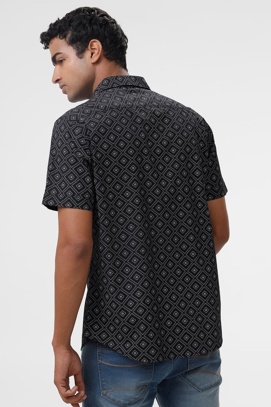 BASICS SLIM FIT BRISTOL BLACK COTTON POPLIN PRINTED HALFSLEEVES SHIRT