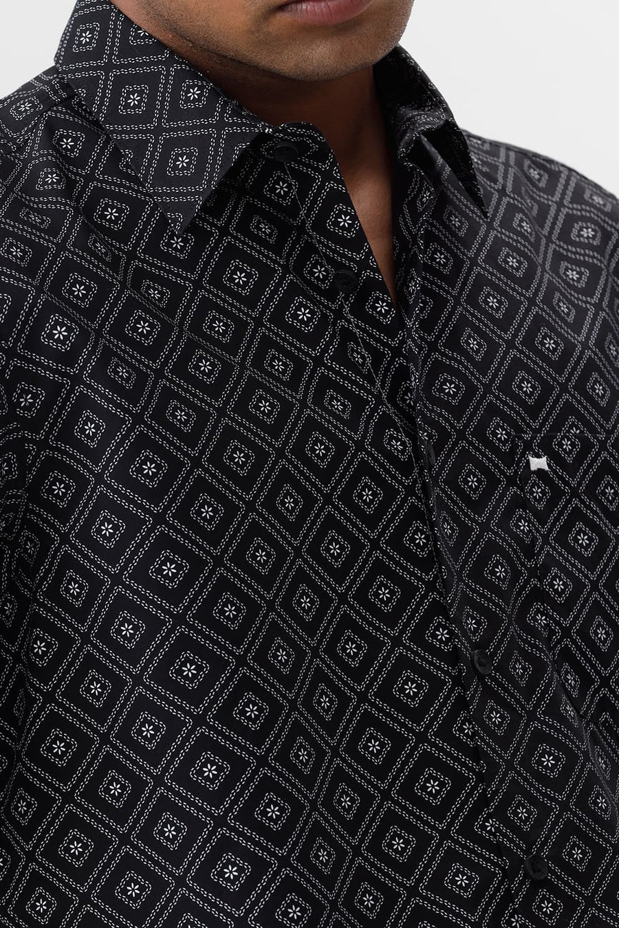 BASICS SLIM FIT BRISTOL BLACK COTTON POPLIN PRINTED HALFSLEEVES SHIRT