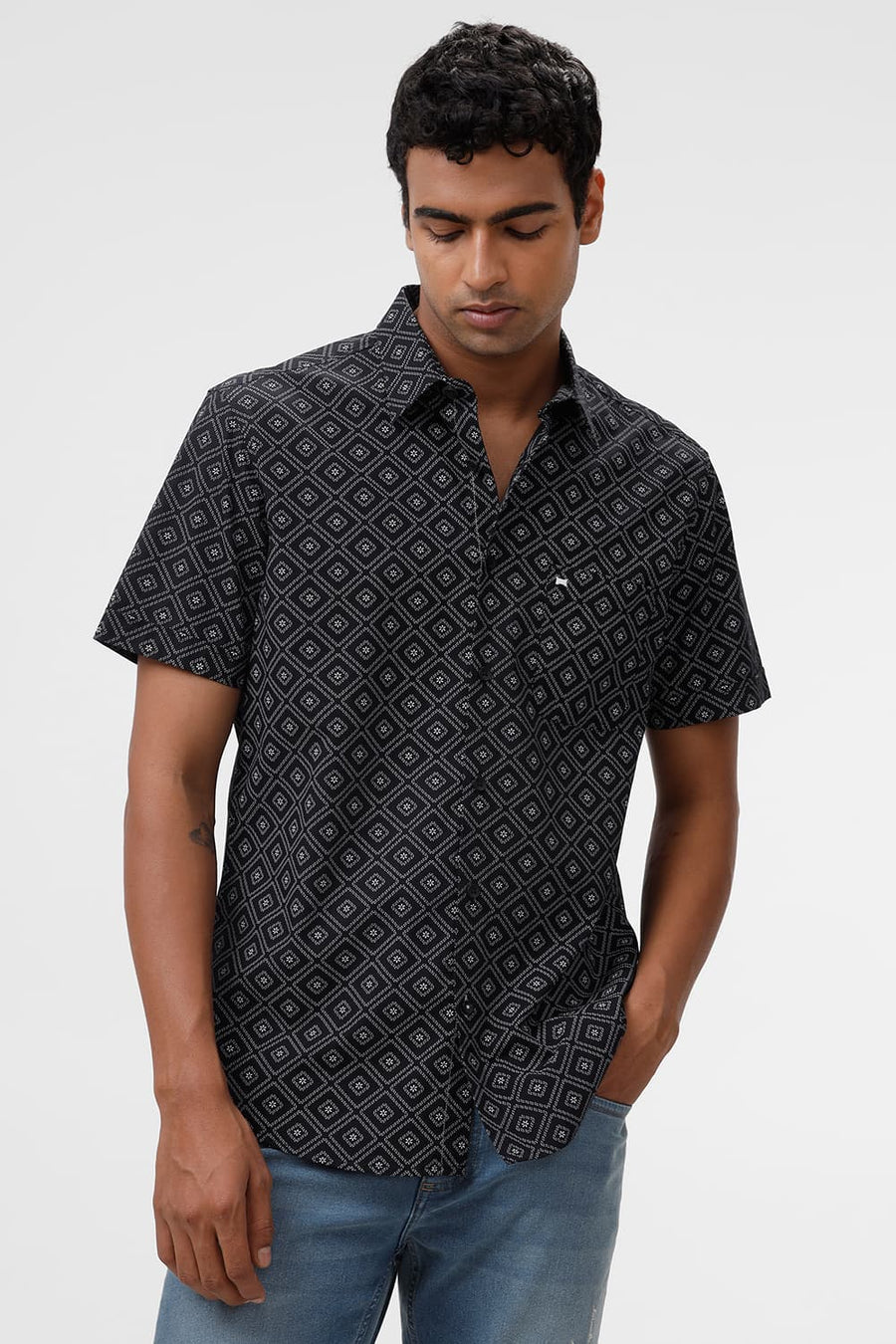 BASICS SLIM FIT BRISTOL BLACK COTTON POPLIN PRINTED HALFSLEEVES SHIRT