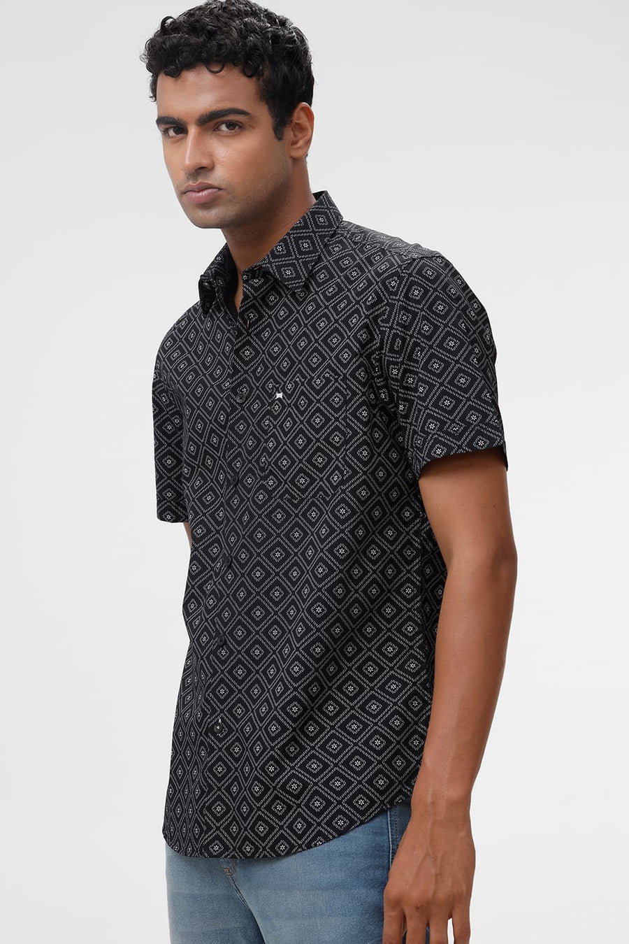 BASICS SLIM FIT BRISTOL BLACK COTTON POPLIN PRINTED HALFSLEEVES SHIRT