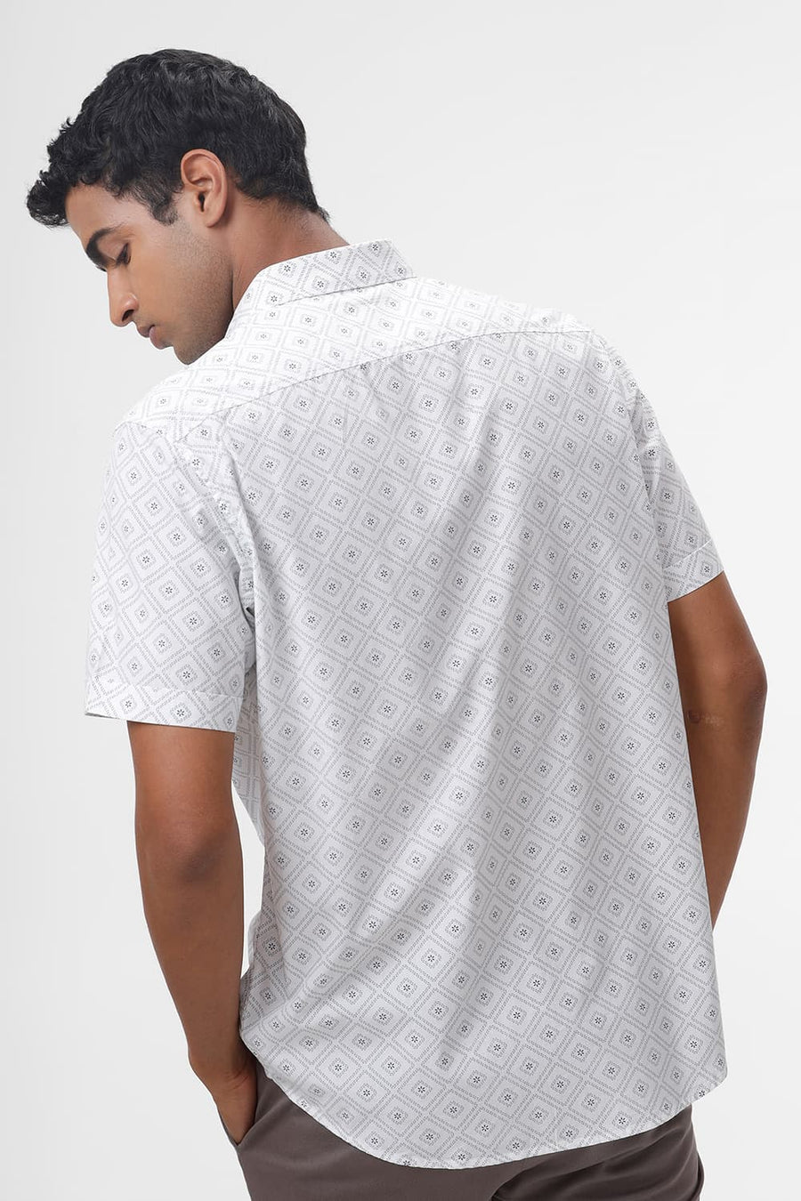 BASICS SLIM FIT WHITE CLOUD COTTON POPLIN PRINTED HALFSLEEVES SHIRT