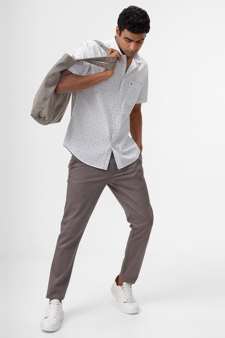 BASICS SLIM FIT WHITE CLOUD COTTON POPLIN PRINTED HALFSLEEVES SHIRT