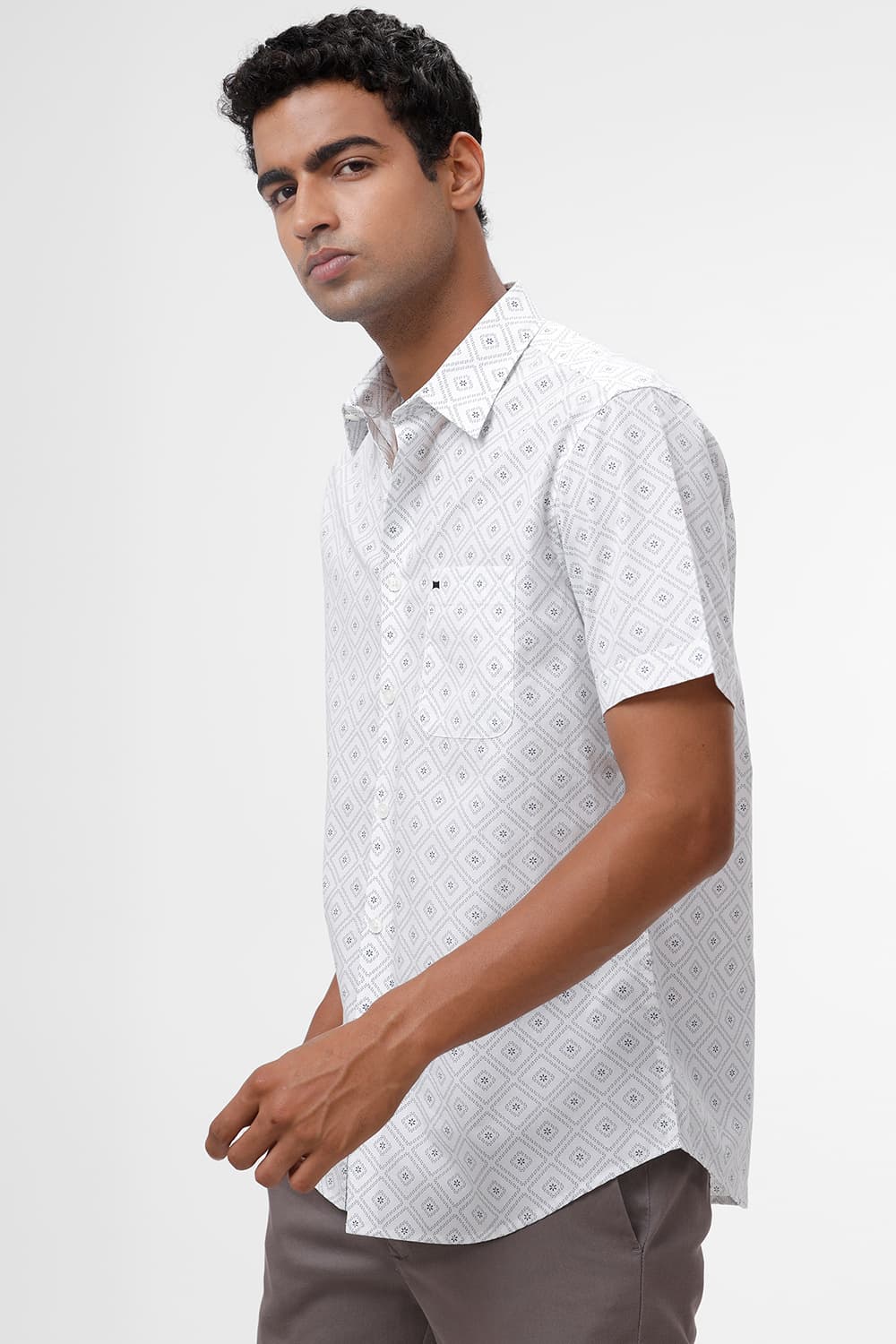 SLIM FIT COTTON POPLIN PRINTED HALFSLEEVES SHIRT