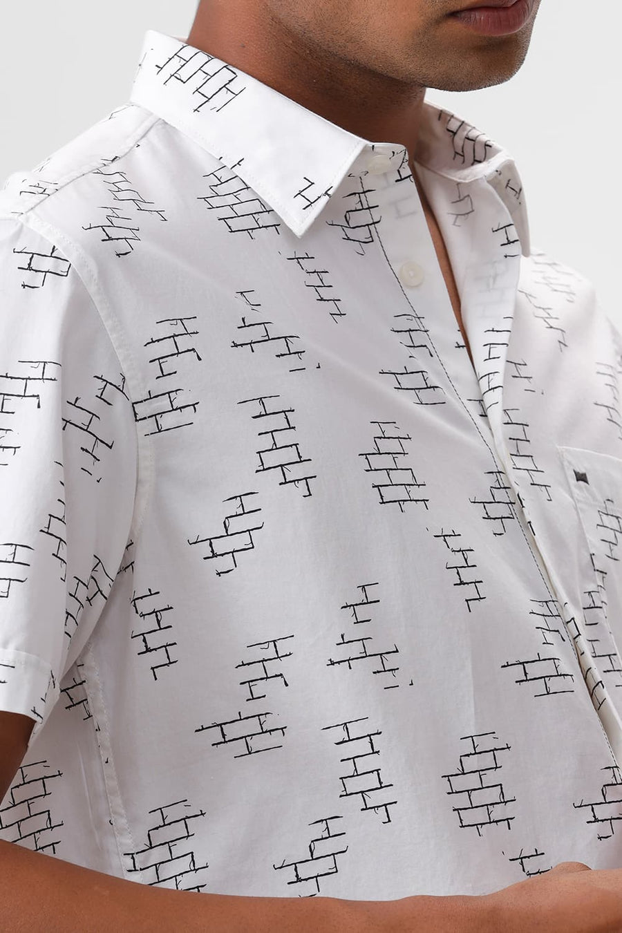 BASICS SLIM FIT CLOUD WHITE COTTON TWILL PRINTED HALFSLEEVES SHIRT