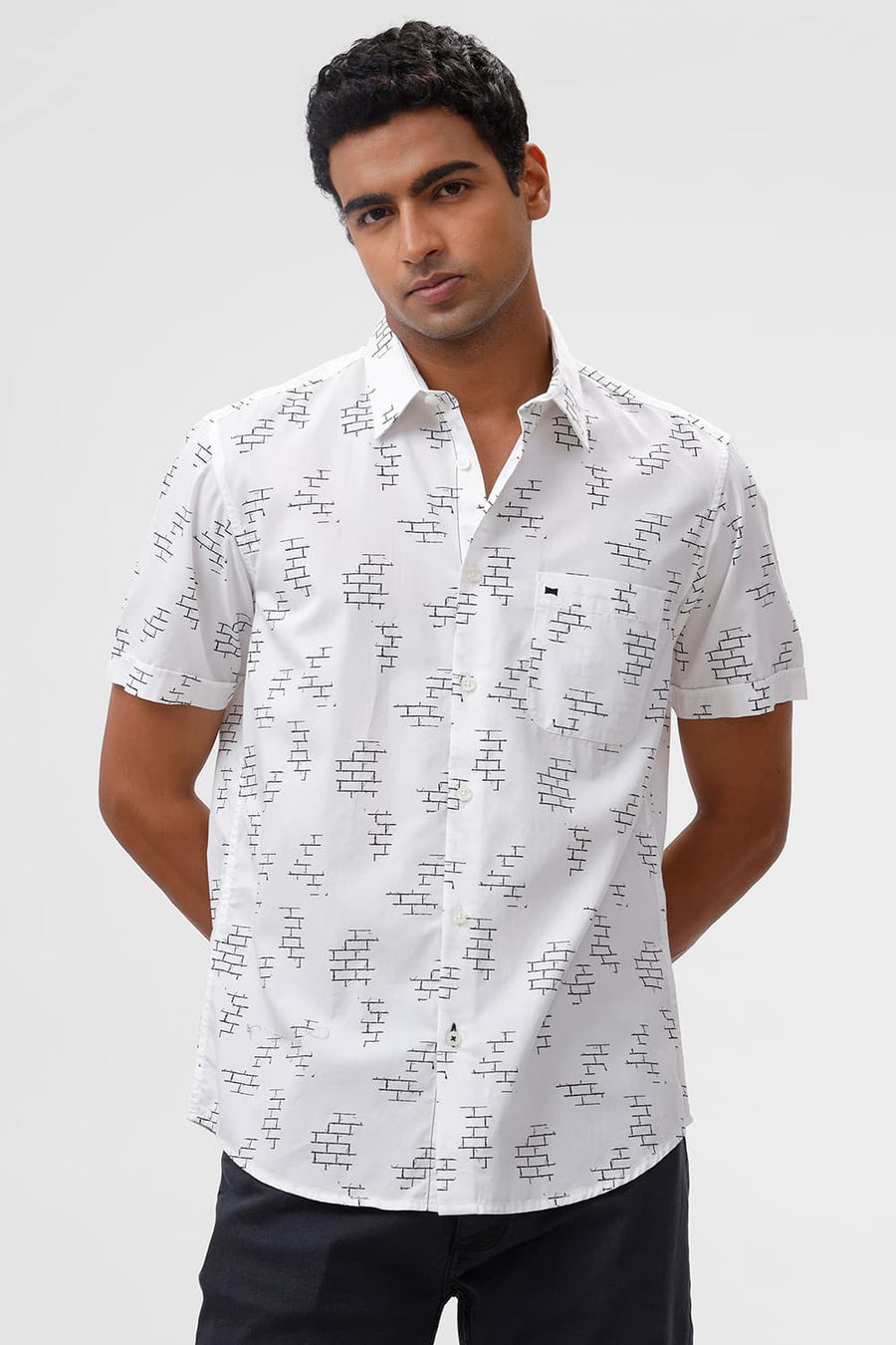 BASICS SLIM FIT CLOUD WHITE COTTON TWILL PRINTED HALFSLEEVES SHIRT