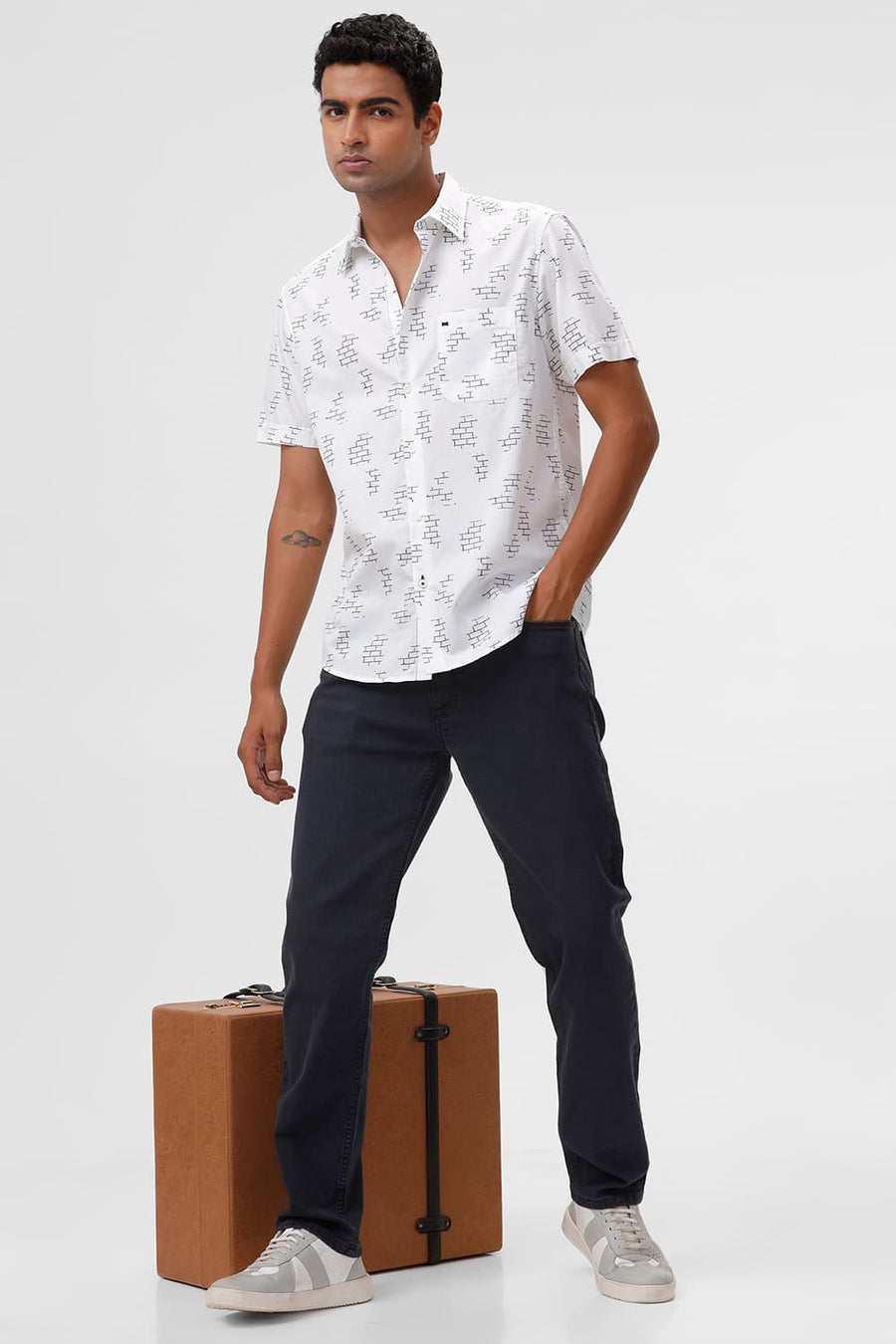 BASICS SLIM FIT CLOUD WHITE COTTON TWILL PRINTED HALFSLEEVES SHIRT