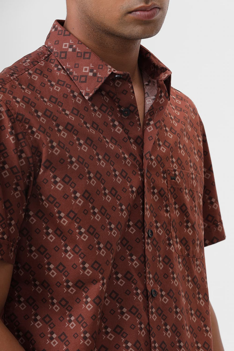 BASICS SLIM FIT CHERRY BROWN COTTON TWILL PRINTED HALFSLEEVES SHIRT