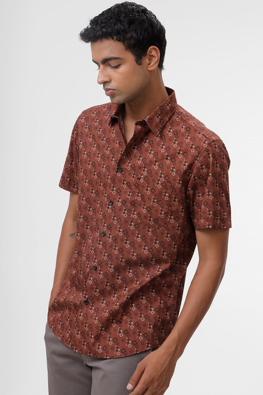 BASICS SLIM FIT CHERRY BROWN COTTON TWILL PRINTED HALFSLEEVES SHIRT
