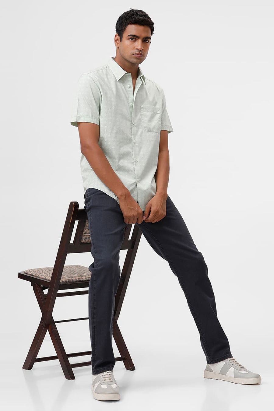 BASICS SLIM FIT CANARY GREEN COTTON TWILL PRINTED HALFSLEEVES SHIRT