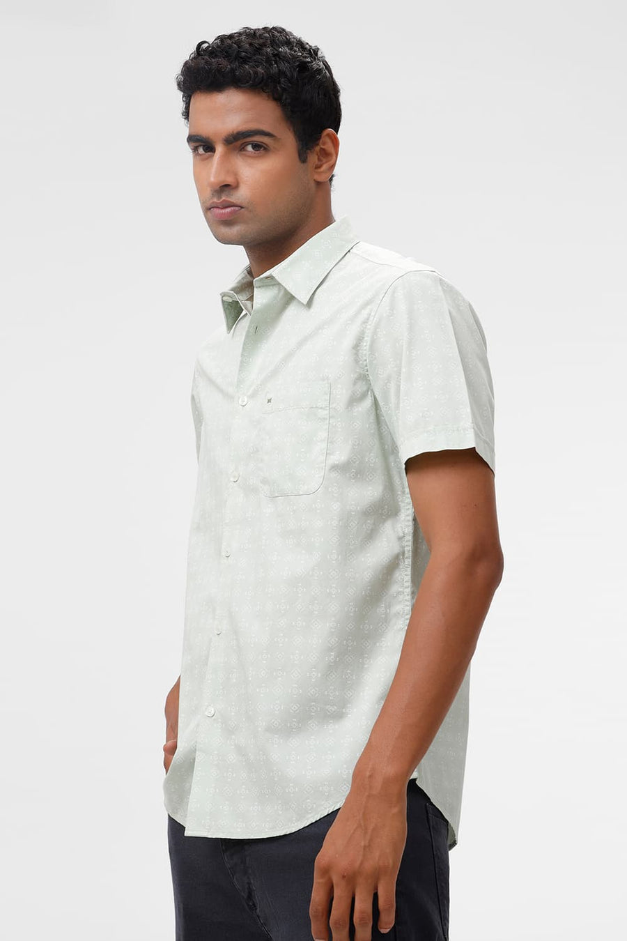 BASICS SLIM FIT CANARY GREEN COTTON TWILL PRINTED HALFSLEEVES SHIRT