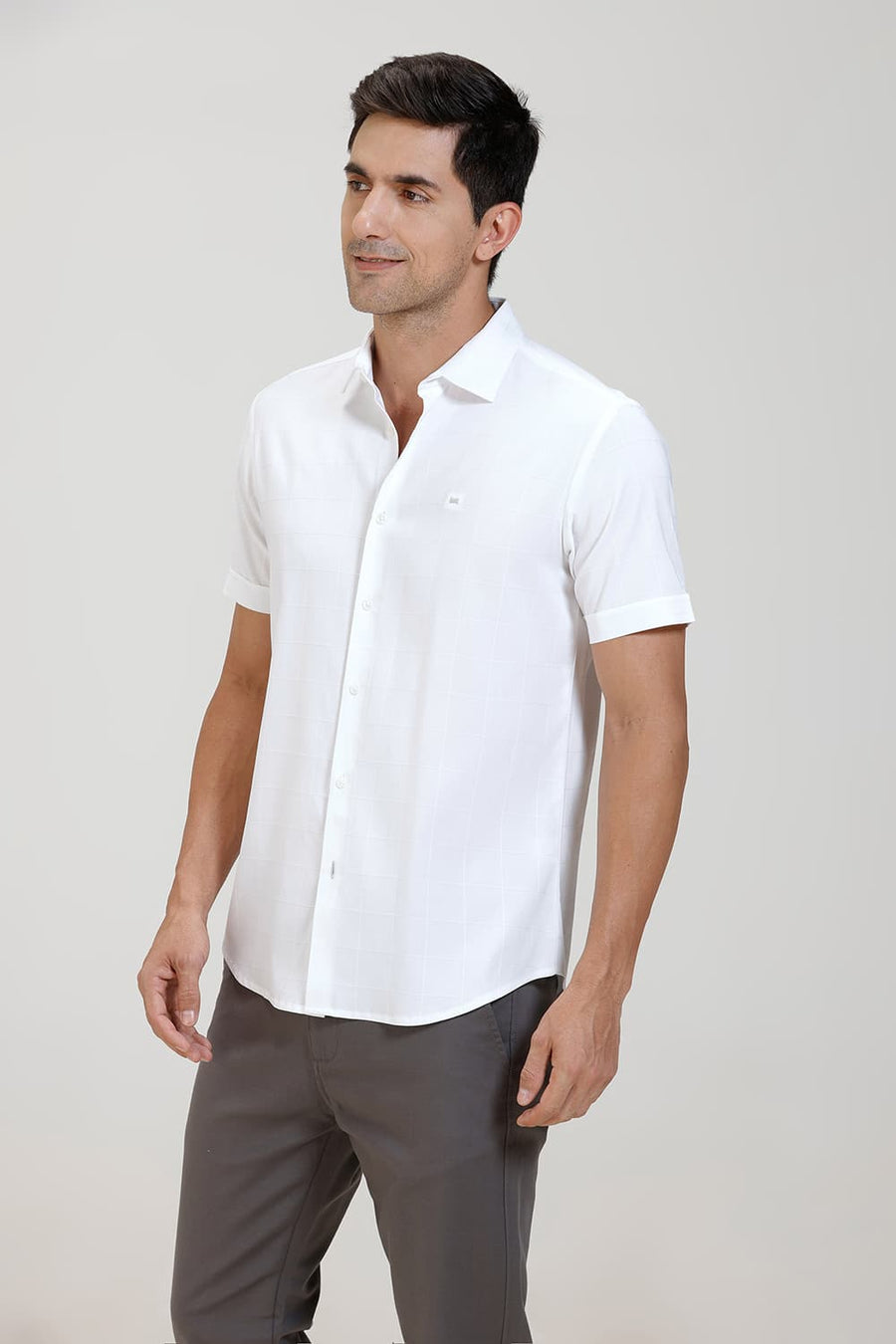 BASICS SLIM FIT BRILLIANT WHITE VISCOSE POLYESTER STRETCH SELF CHECKS HALFSLEEVES SHIRT