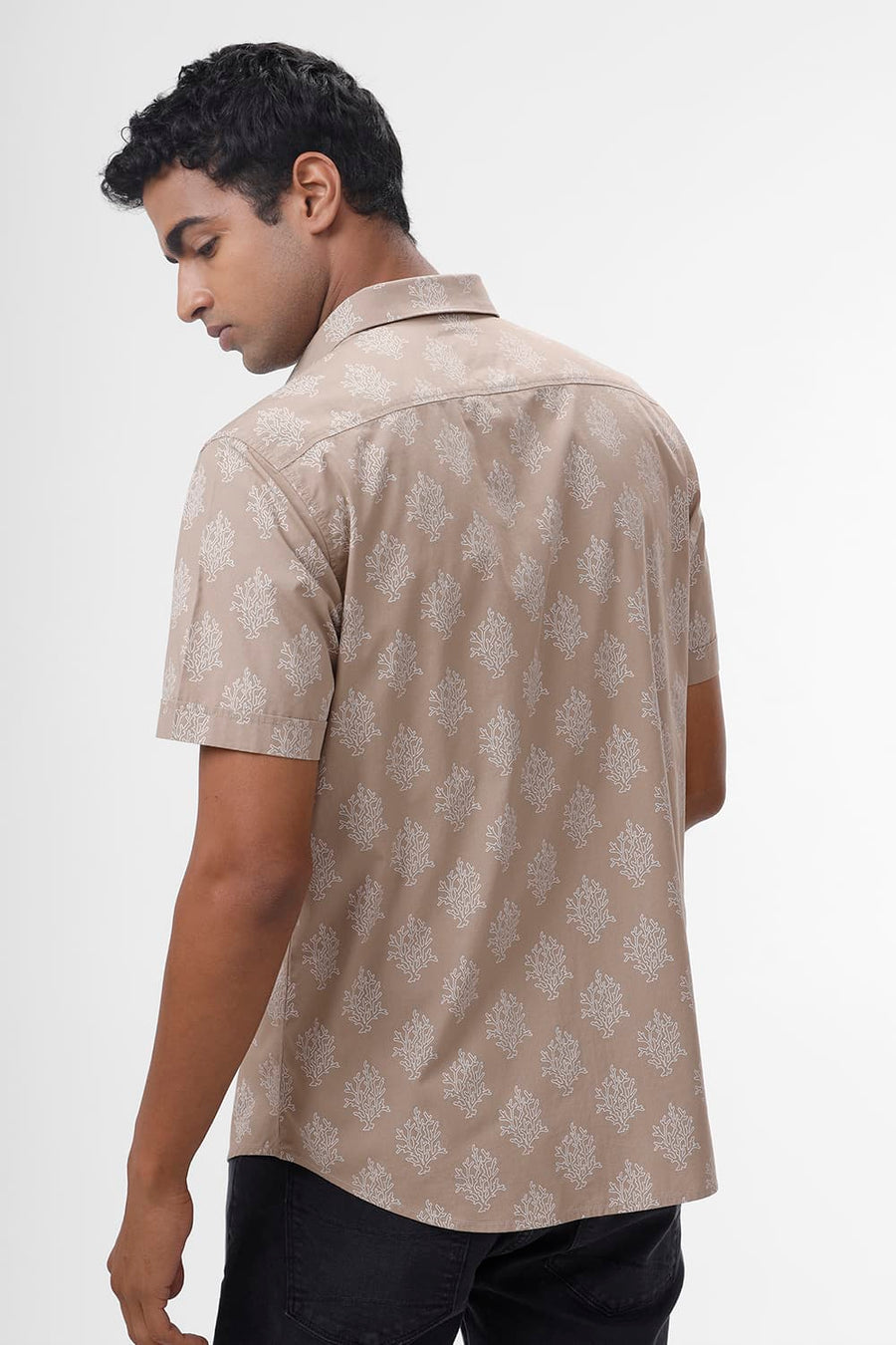 BASICS SLIM FIT AMPHORA BROWN COTTON POPLIN PRINTED HALFSLEEVES SHIRT