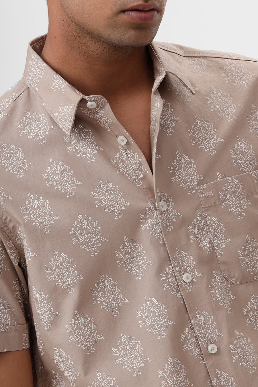 BASICS SLIM FIT AMPHORA BROWN COTTON POPLIN PRINTED HALFSLEEVES SHIRT