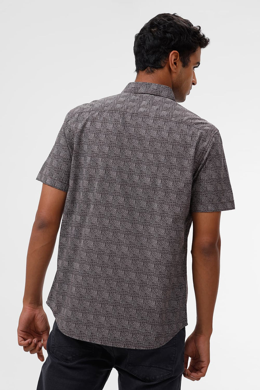 BASICS SLIM FIT MAROON FUDGE COTTON POPLIN PRINTED HALFSLEEVES SHIRT
