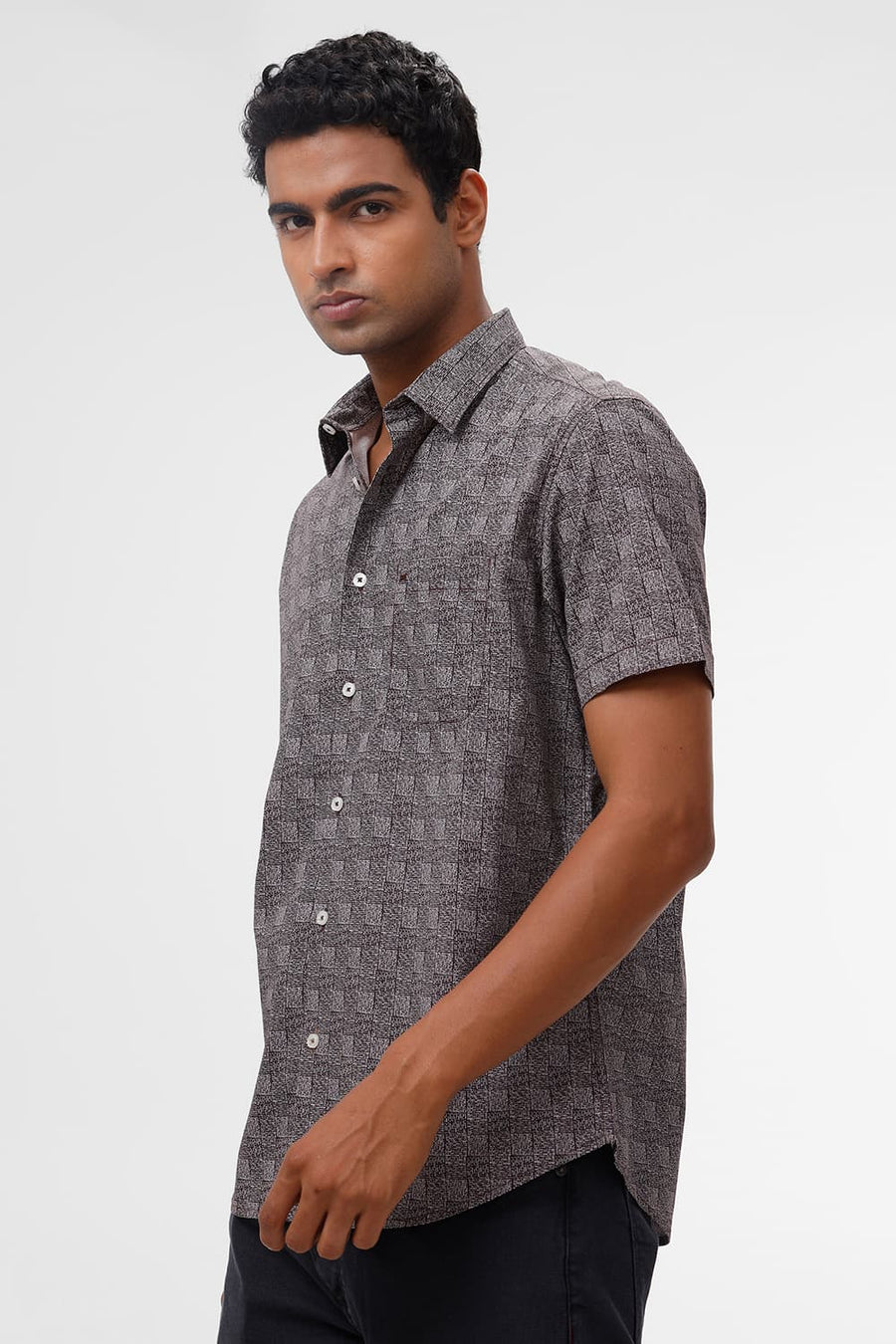 BASICS SLIM FIT MAROON FUDGE COTTON POPLIN PRINTED HALFSLEEVES SHIRT