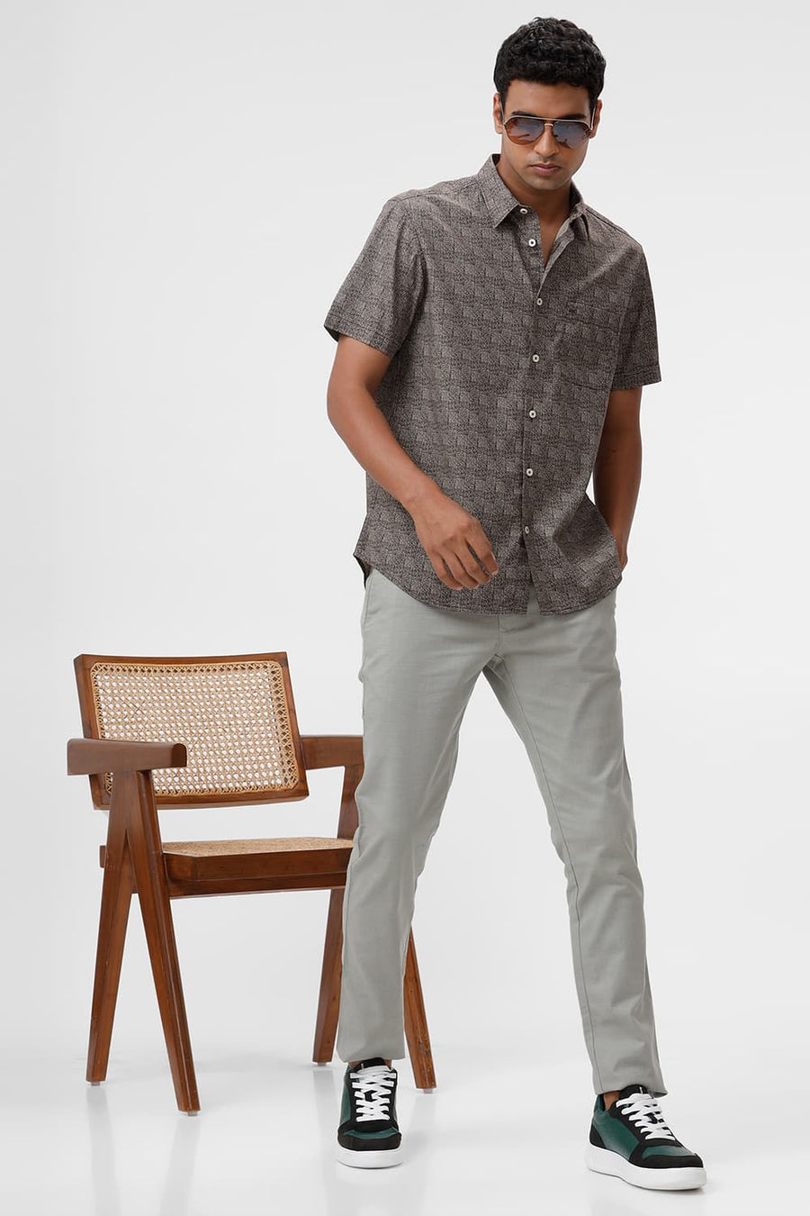 BASICS SLIM FIT CARAFE BROWN COTTON POPLIN PRINTED HALFSLEEVES SHIRT