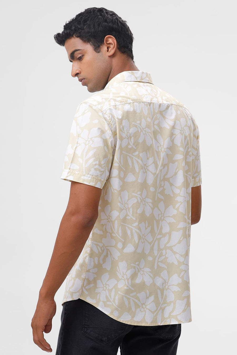 BASICS SLIM FIT YELLOW MIST COTTON POPLIN PRINTED HALFSLEEVES SHIRT