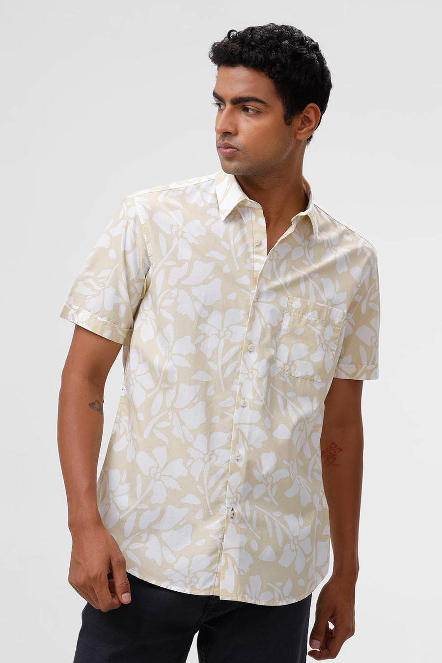 BASICS SLIM FIT YELLOW MIST COTTON POPLIN PRINTED HALFSLEEVES SHIRT
