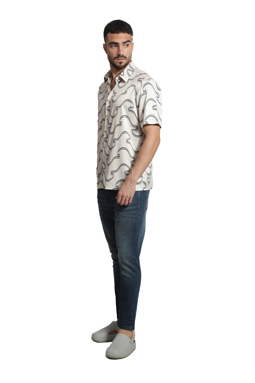 RELAXED FIT POLYESTER STRETCH TWILL PRINTED HALFSLEEVES SHIRT