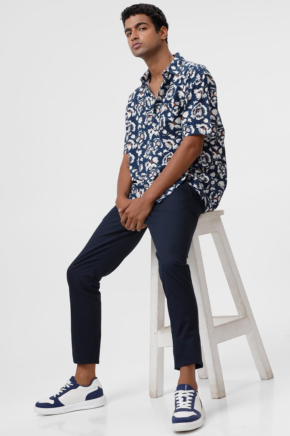 RELAXED FIT COTTON VISCOSE TWILL PRINTED HALFSLEEVES SHIRT