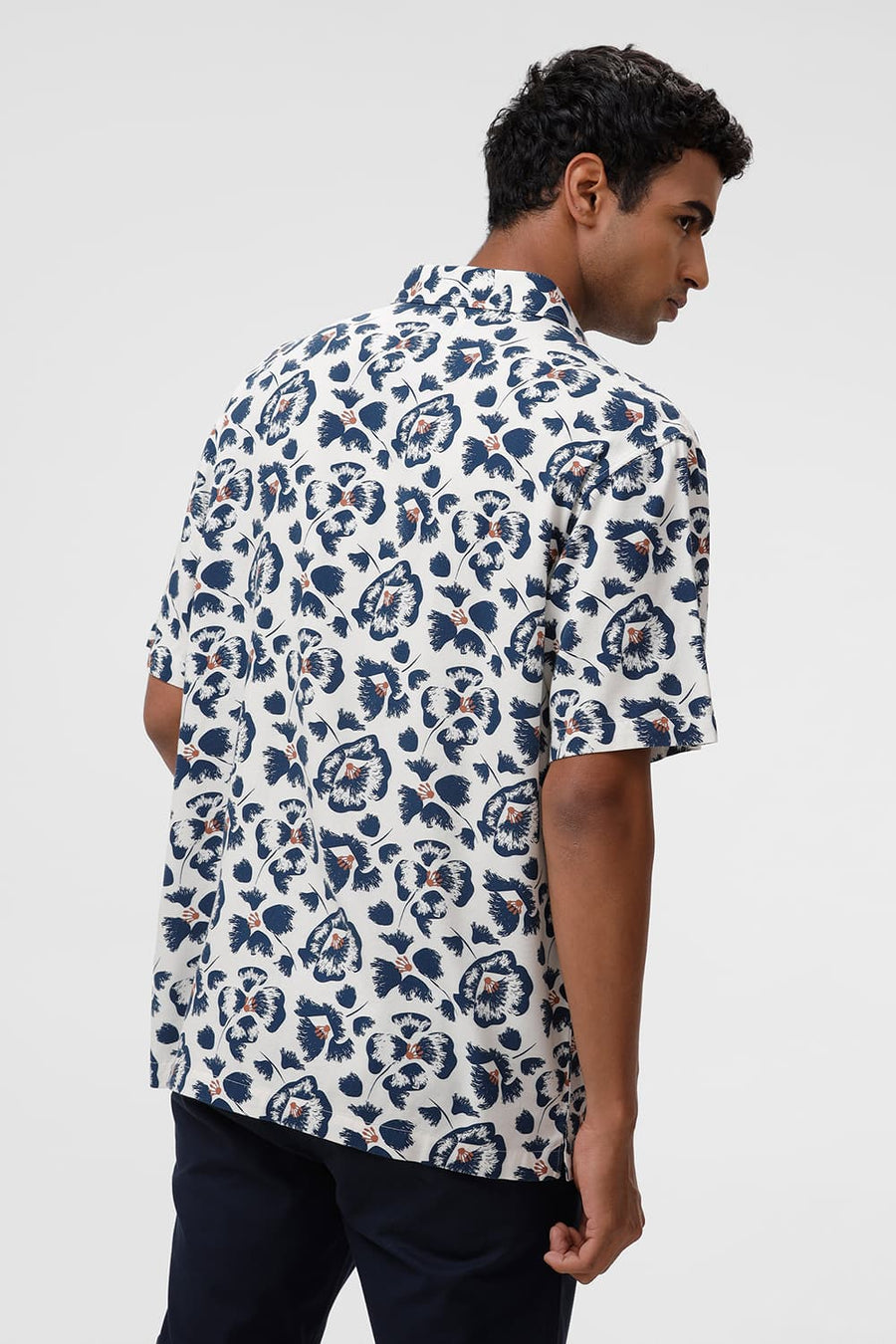 BASICS RELAXED FIT PRISTINE BEIGE COTTON VISCOSE TWILL PRINTED HALFSLEEVES SHIRT