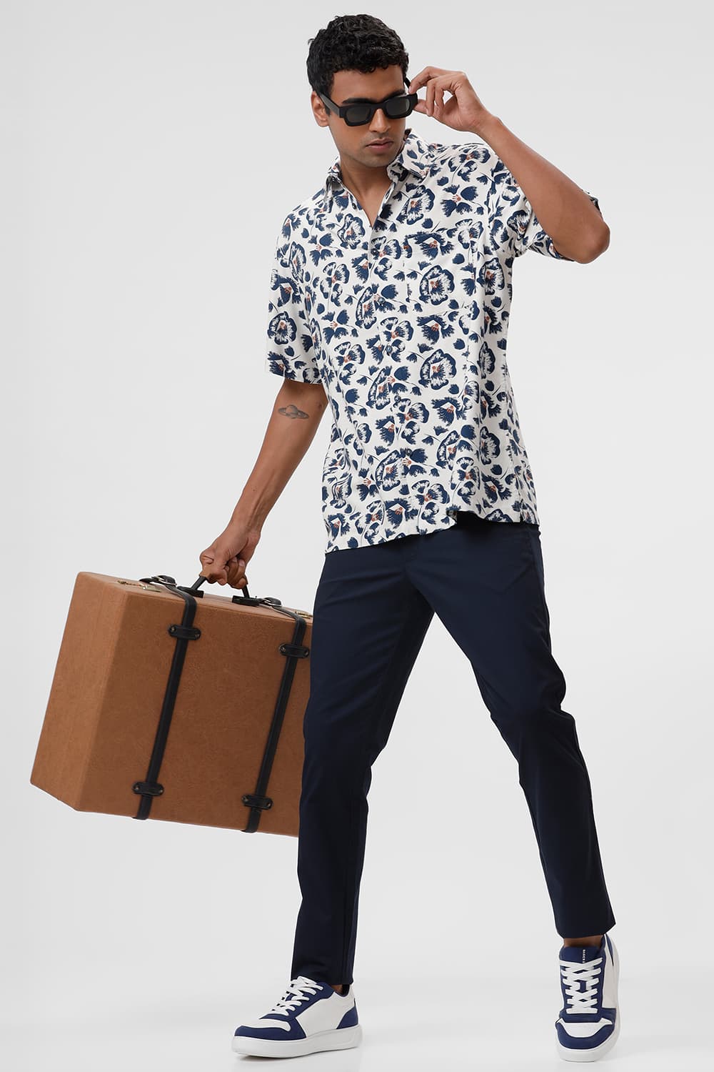 RELAXED FIT COTTON VISCOSE TWILL PRINTED HALFSLEEVES SHIRT