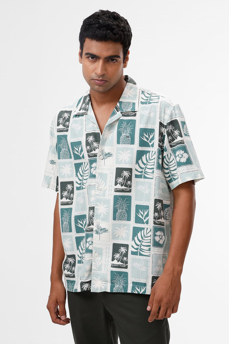 BASICS RELAXED FIT HARBOR GREEN COTTON VISCOSE TWILL PRINTED HALFSLEEVES SHIRT