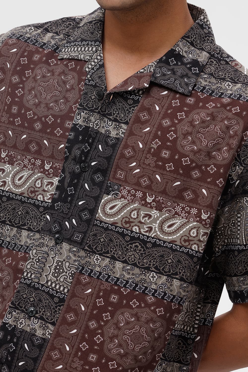 RELAXED FIT COTTON VISCOSE TWILL PRINTED HALFSLEEVES SHIRT