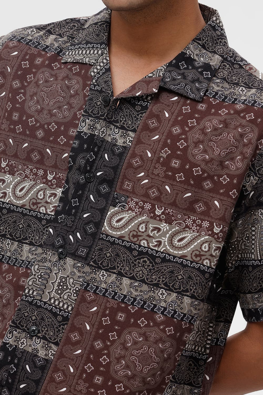 BASICS RELAXED FIT CHINOIS OLIVE COTTON VISCOSE TWILL PRINTED HALFSLEEVES SHIRT