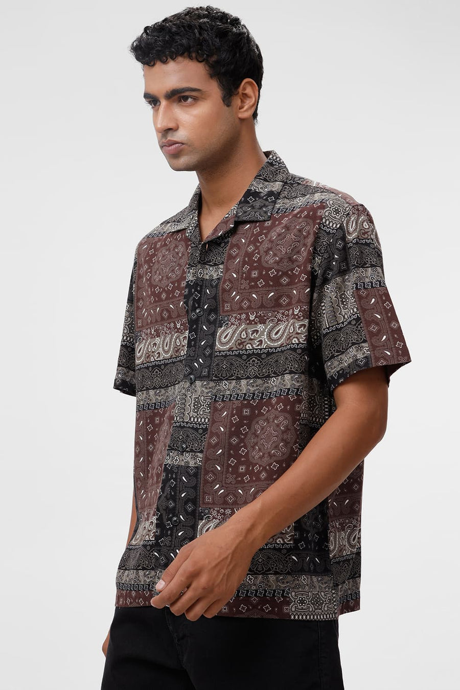 BASICS RELAXED FIT CHINOIS OLIVE COTTON VISCOSE TWILL PRINTED HALFSLEEVES SHIRT
