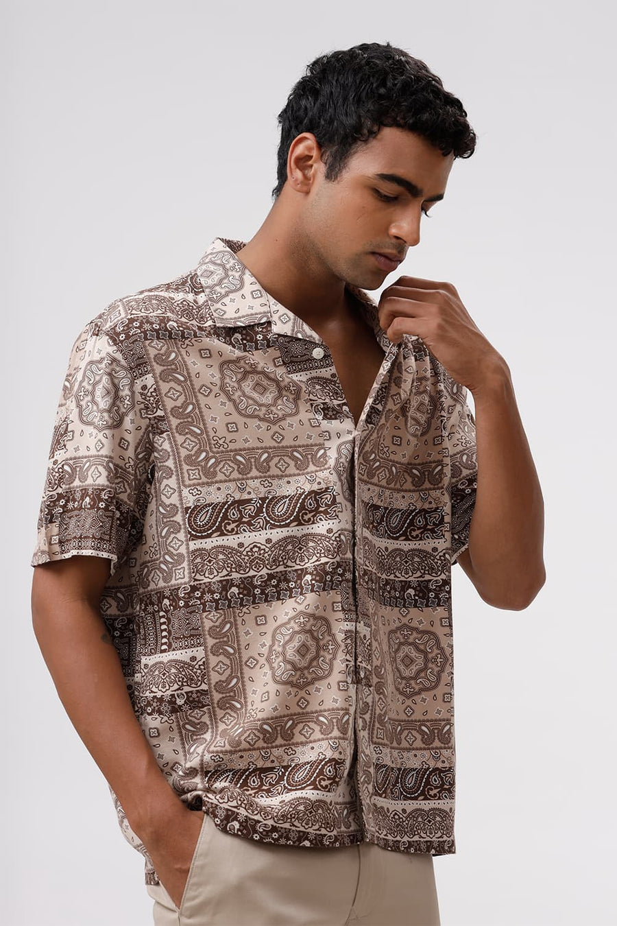 BASICS RELAXED FIT APRICOT BEIGE COTTON VISCOSE TWILL PRINTED HALFSLEEVES SHIRT