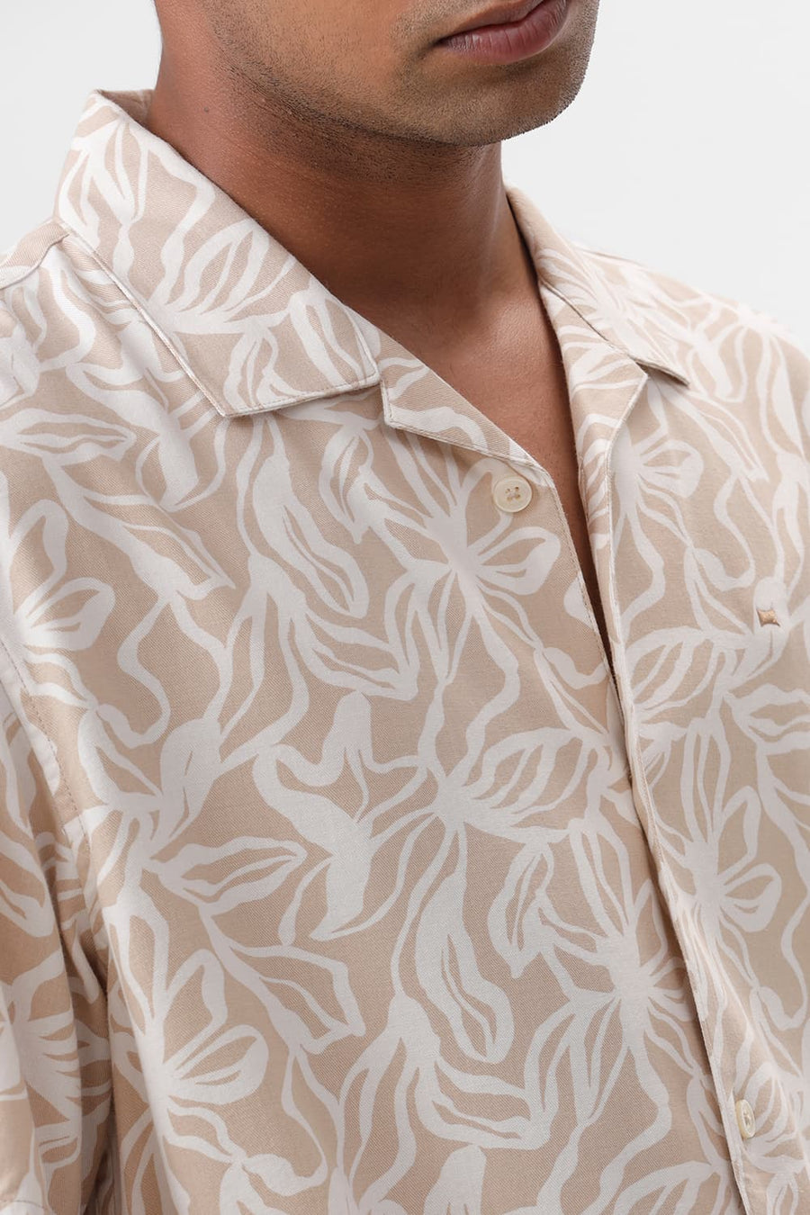 BASICS RELAXED FIT CUBAN BEIGE COTTON VISCOSE TWILL PRINTED HALFSLEEVES SHIRT