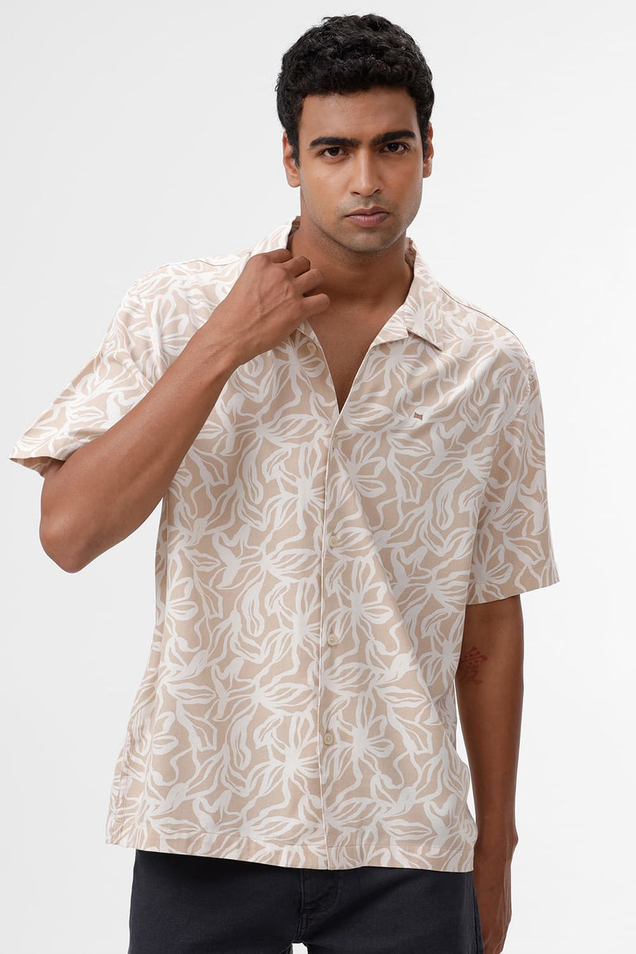 BASICS RELAXED FIT CUBAN BEIGE COTTON VISCOSE TWILL PRINTED HALFSLEEVES SHIRT
