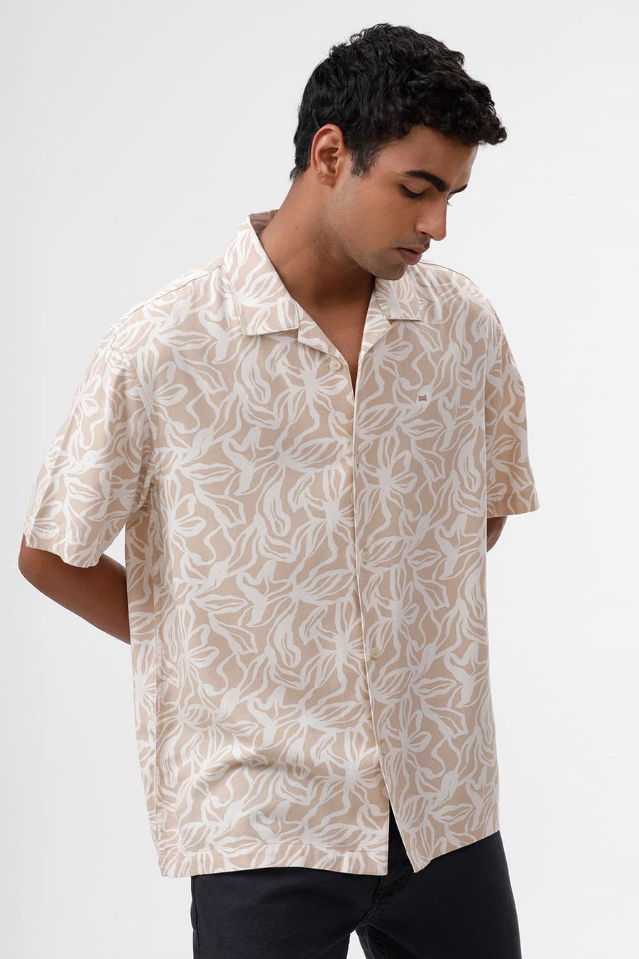 BASICS RELAXED FIT CUBAN BEIGE COTTON VISCOSE TWILL PRINTED HALFSLEEVES SHIRT