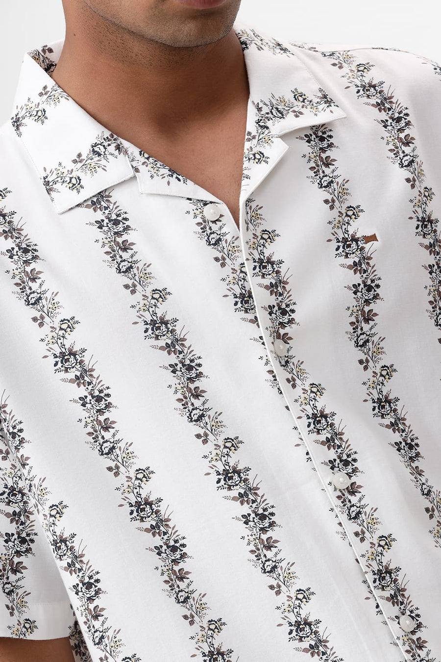 BASICS RELAXED FIT STREAM WHITE COTTON VISCOSE PRINTED STRIPE HALFSLEEVES SHIRT