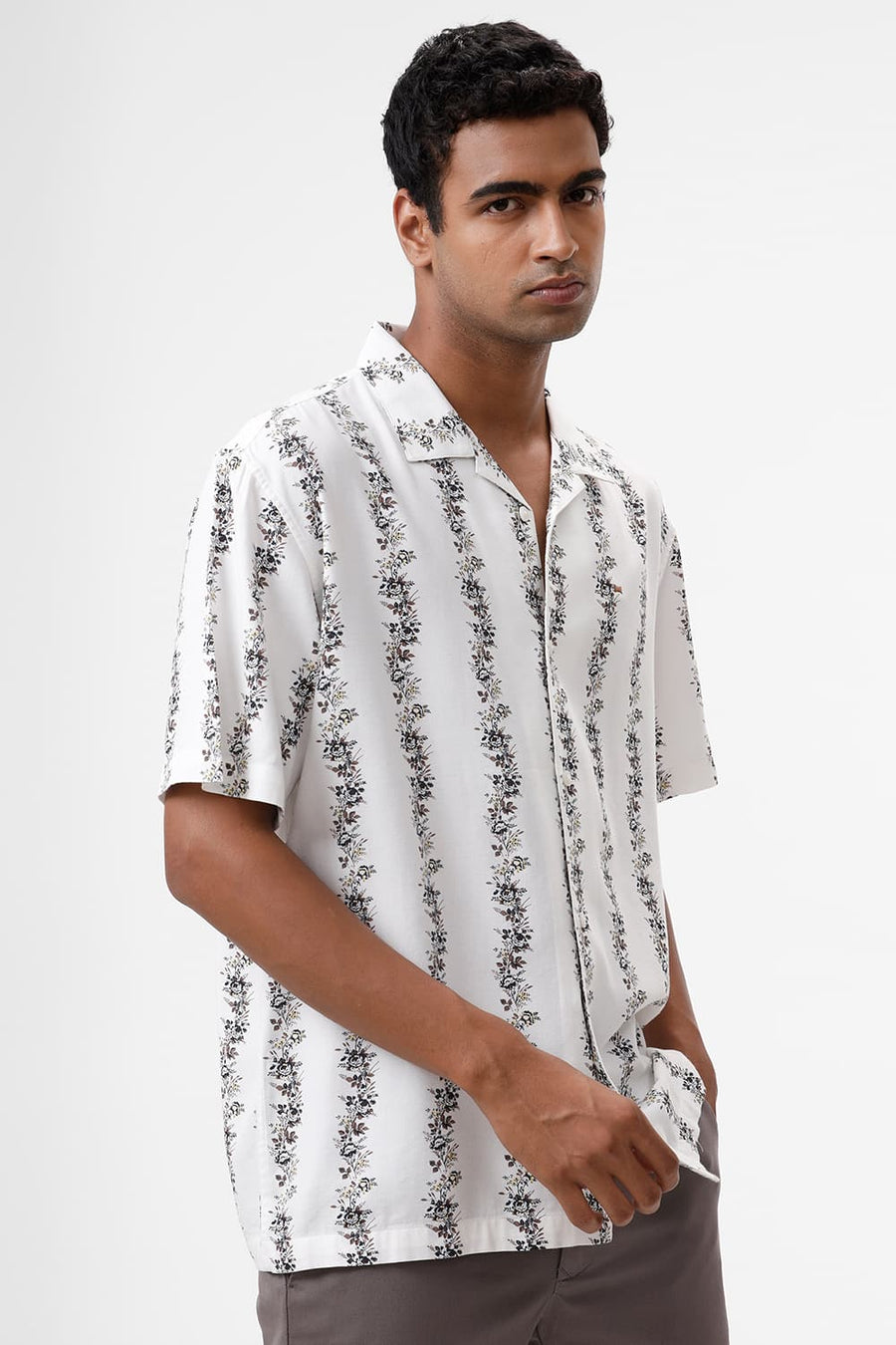 BASICS RELAXED FIT STREAM WHITE COTTON VISCOSE PRINTED STRIPE HALFSLEEVES SHIRT