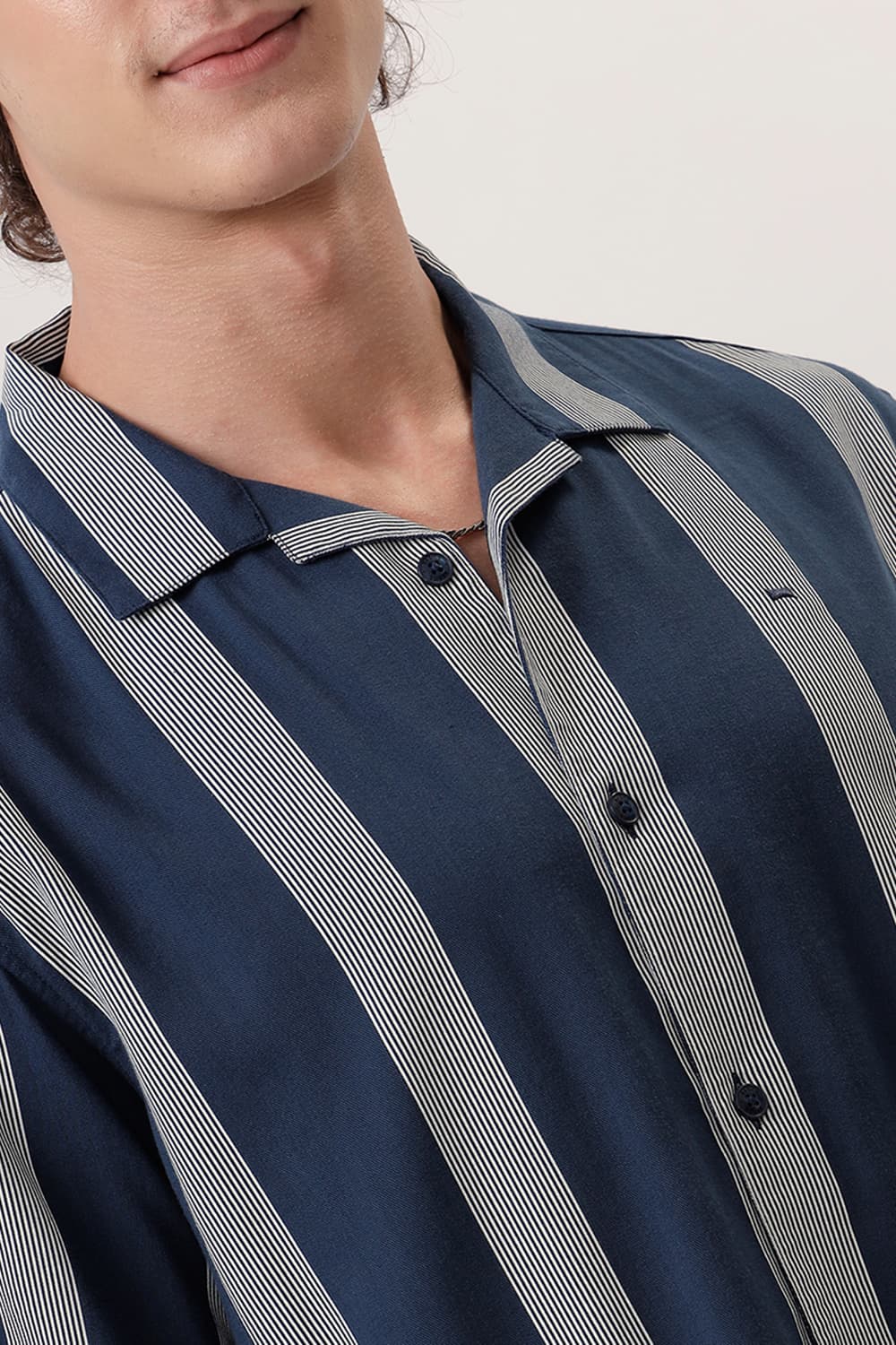 RELAXED FIT COTTON VISCOSE PRINTED STRIPE HALFSLEEVES SHIRT