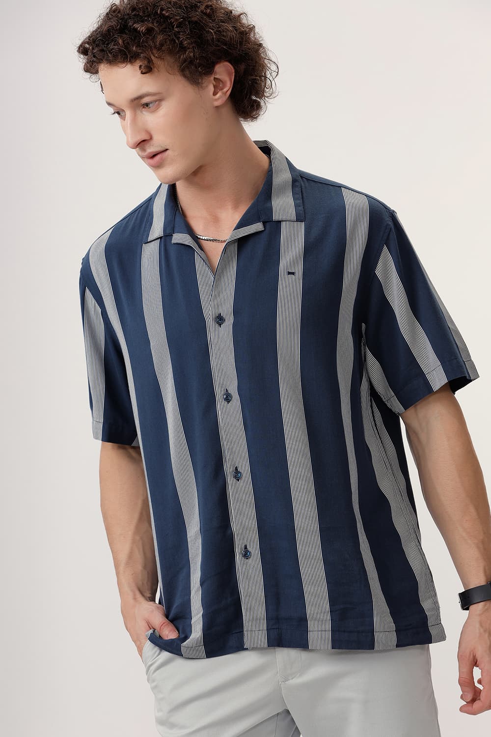 RELAXED FIT COTTON VISCOSE PRINTED STRIPE HALFSLEEVES SHIRT