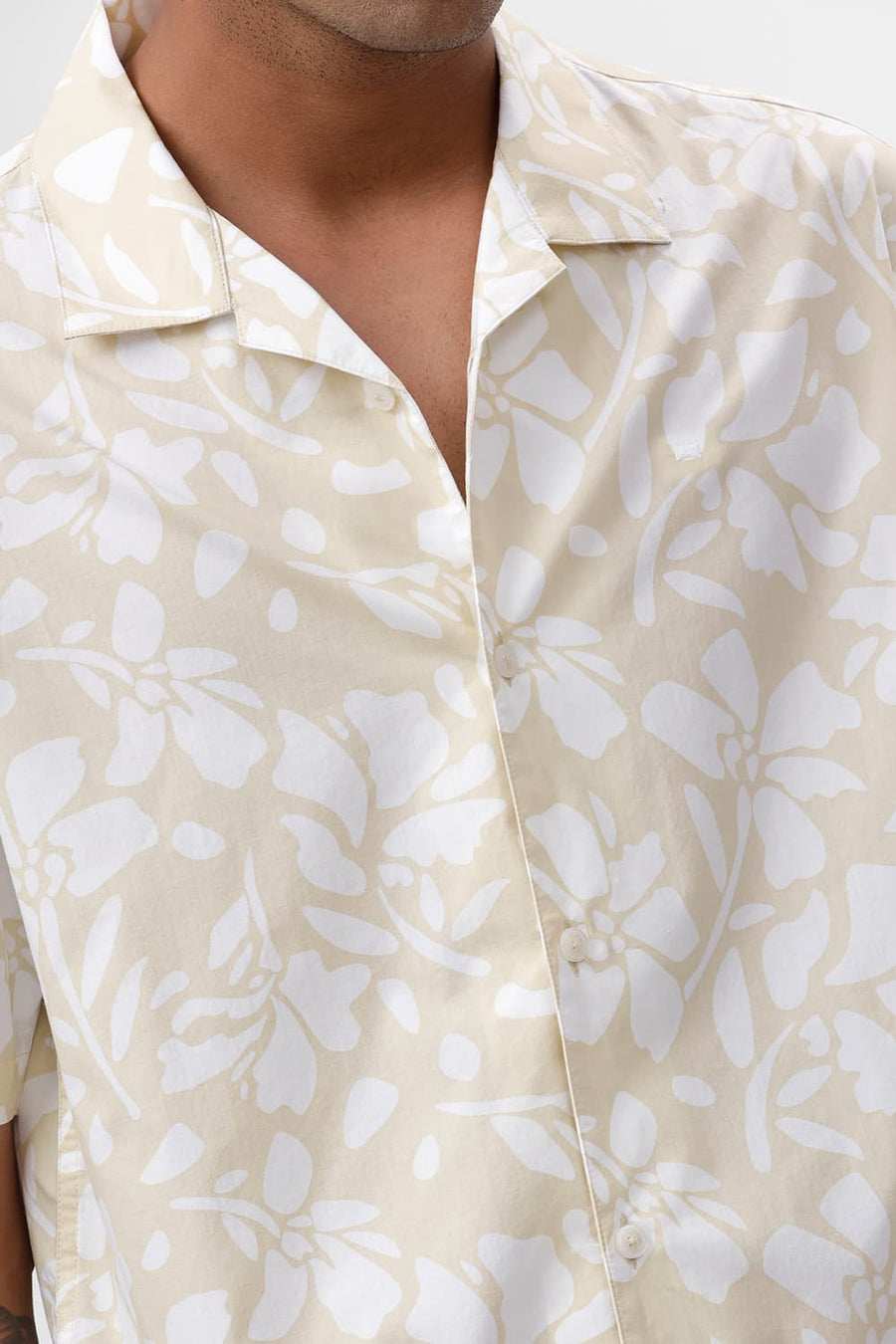 BASICS RELAXED FIT YELLOW MIST COTTON POPLIN PRINTED HALFSLEEVES SHIRT