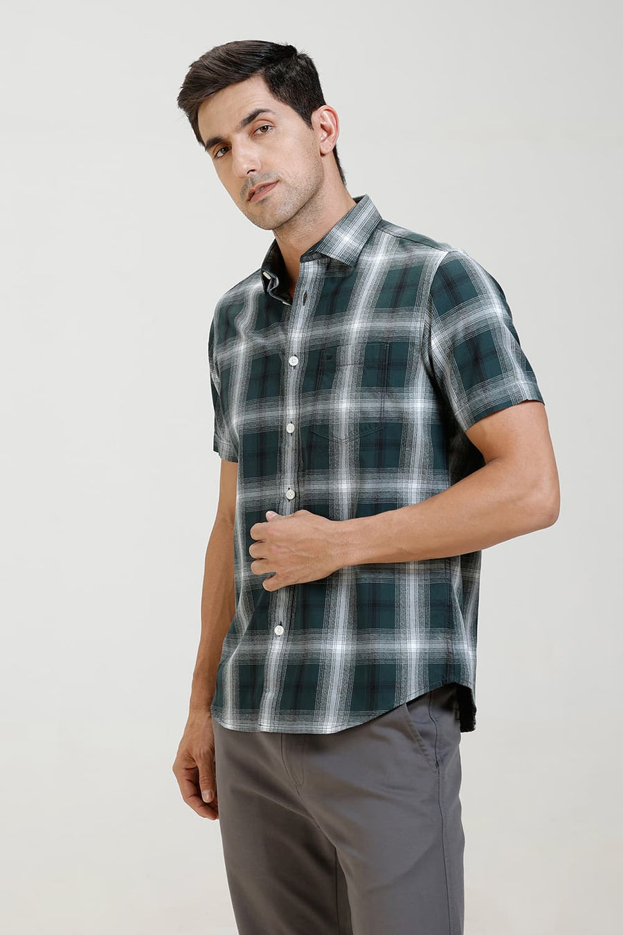 BASICS SLIM FIT PINE GREEN COTTON GRINDLE CHECKS HALFSLEEVES SHIRT