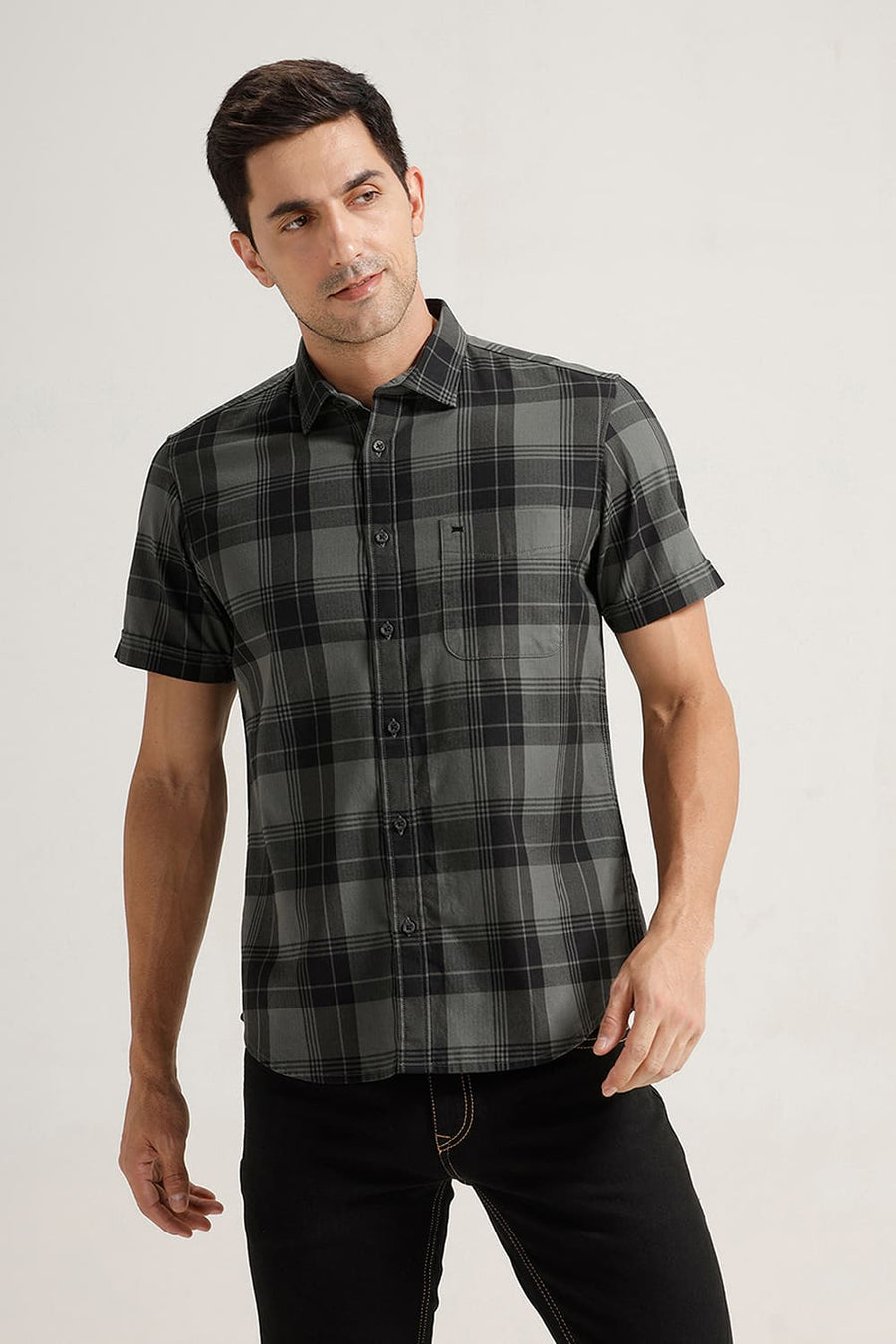 BASICS SLIM FIT IRON GREY COTTON HERRING BONE CHECKS HALFSLEEVES SHIRT