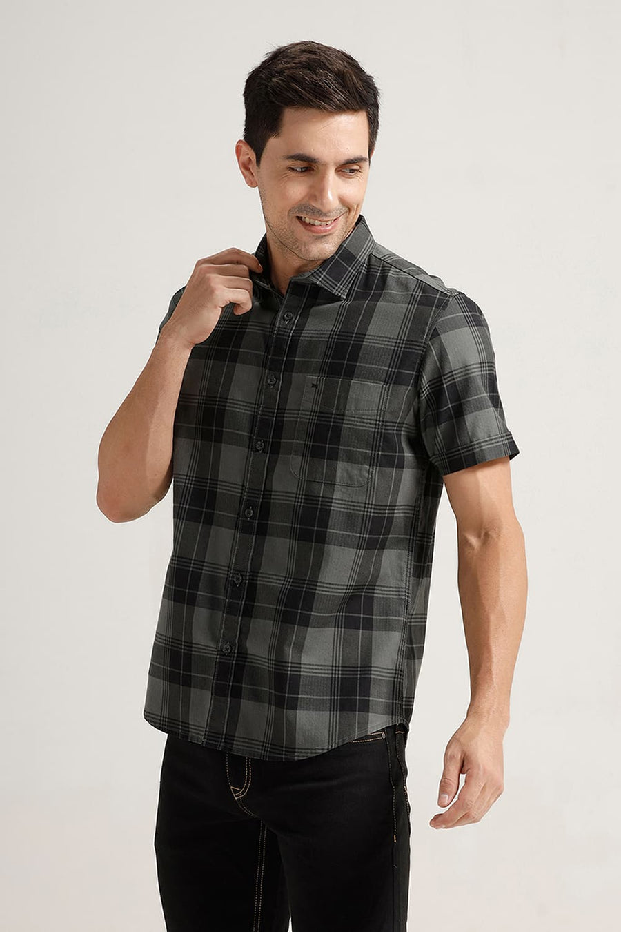 BASICS SLIM FIT IRON GREY COTTON HERRING BONE CHECKS HALFSLEEVES SHIRT