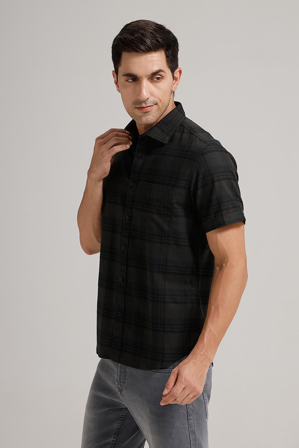 SLIM FIT COTTON HERRING BONE CHECKS HALFSLEEVES SHIRT