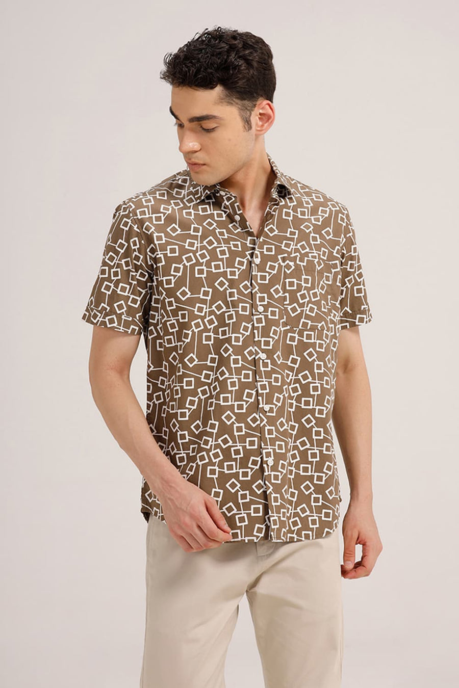 BASICS SLIM FIT CUB BROWN COTTON POPLIN PRINTED HALFSLEEVES SHIRT