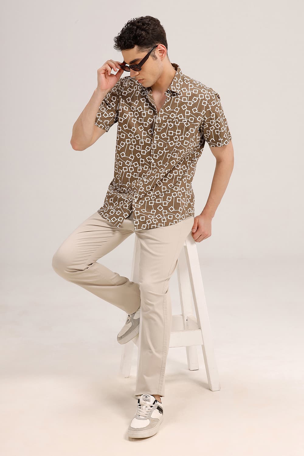 SLIM FIT COTTON POPLIN PRINTED HALFSLEEVES SHIRT