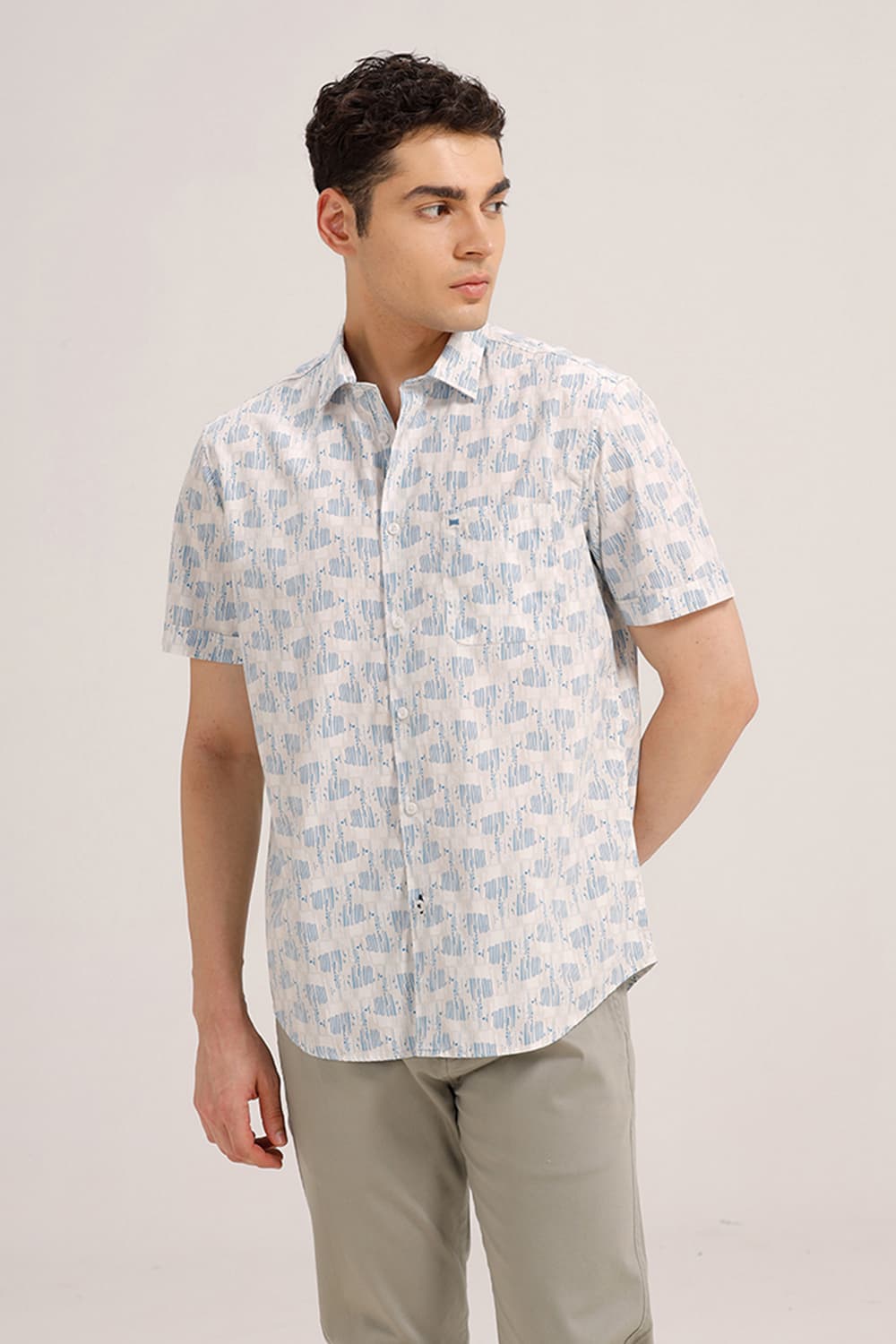 SLIM FIT COTTON POPLIN PRINTED HALFSLEEVES SHIRT