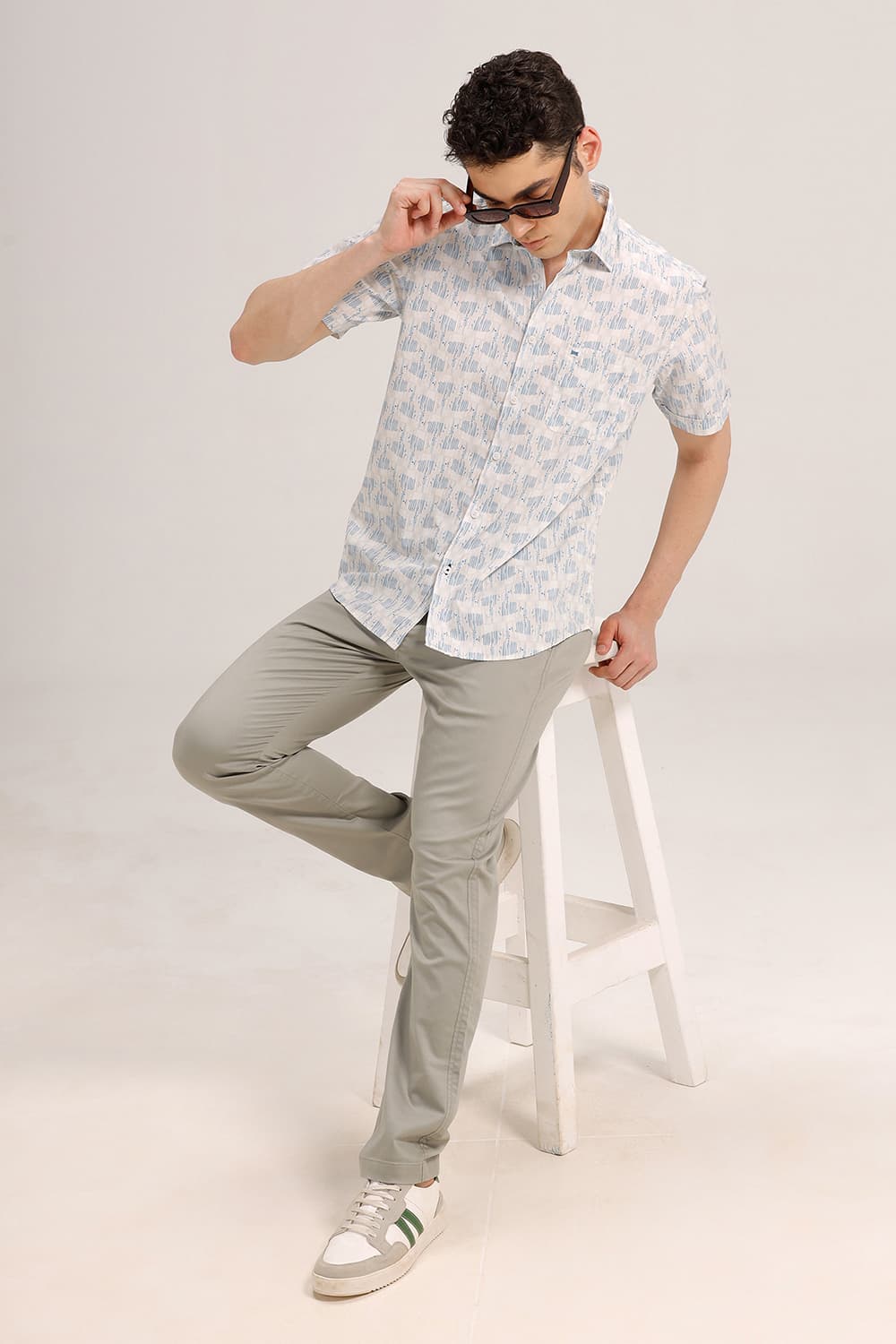 SLIM FIT COTTON POPLIN PRINTED HALFSLEEVES SHIRT
